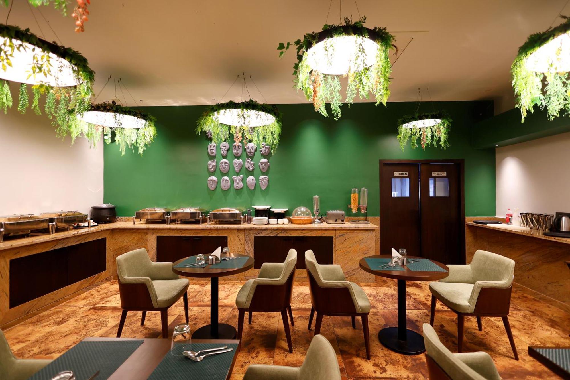 Quality Centre Hotel Varanasi